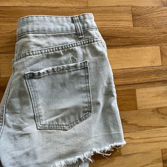 Juniors girl shorts gently used in excellent - Picture 4 of 4